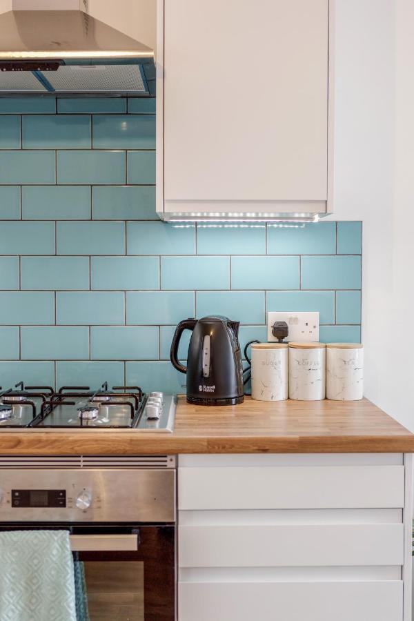 Modern Cosy London Flat By Damask Homes Ilford Bagian luar foto